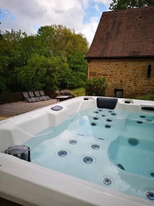 Maison Climatisee Avec Jacuzzi A 10 Min De Sarlat Екстер'єр фото
